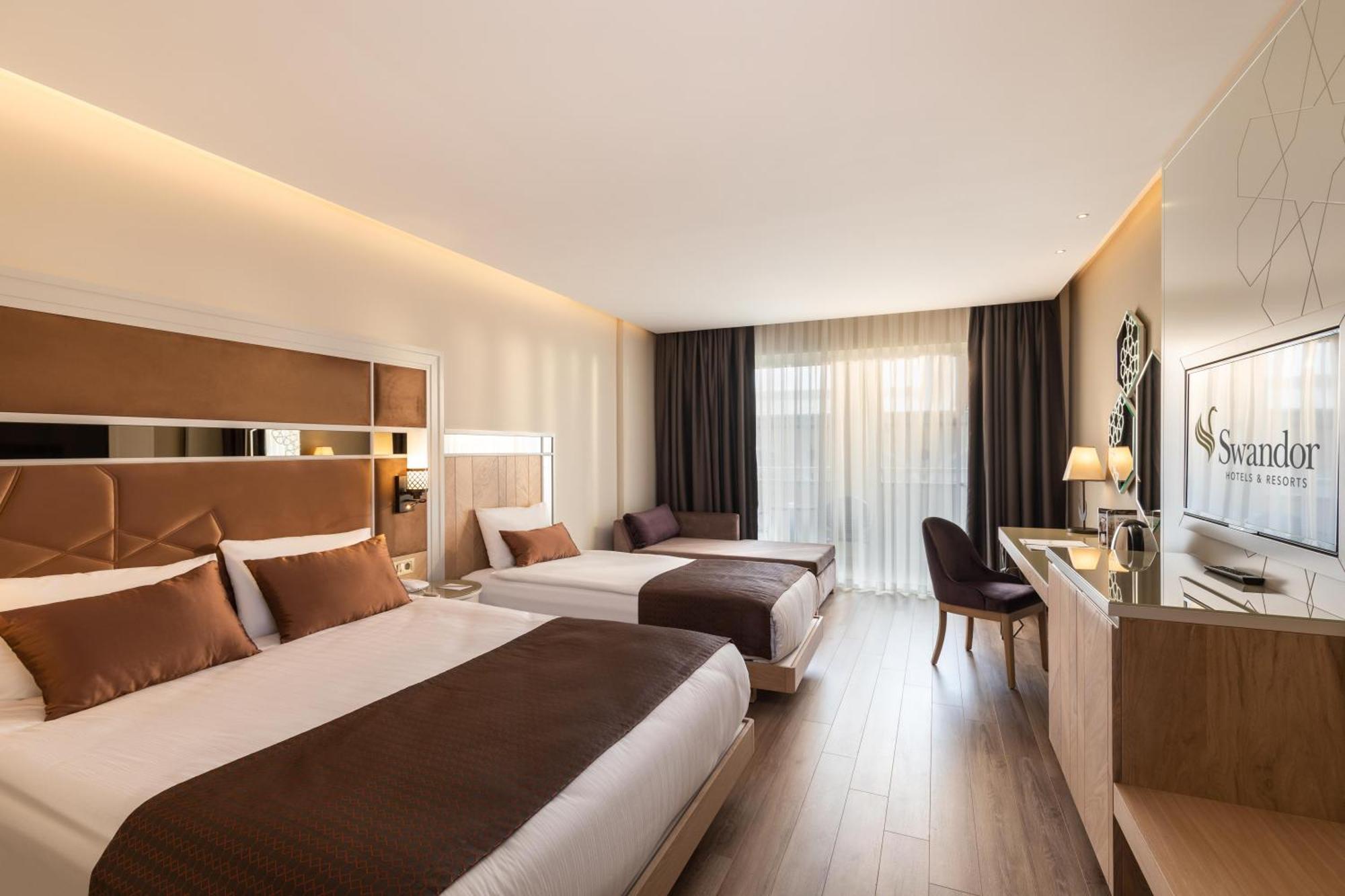 Superior Double Room,1525256650:JPEG